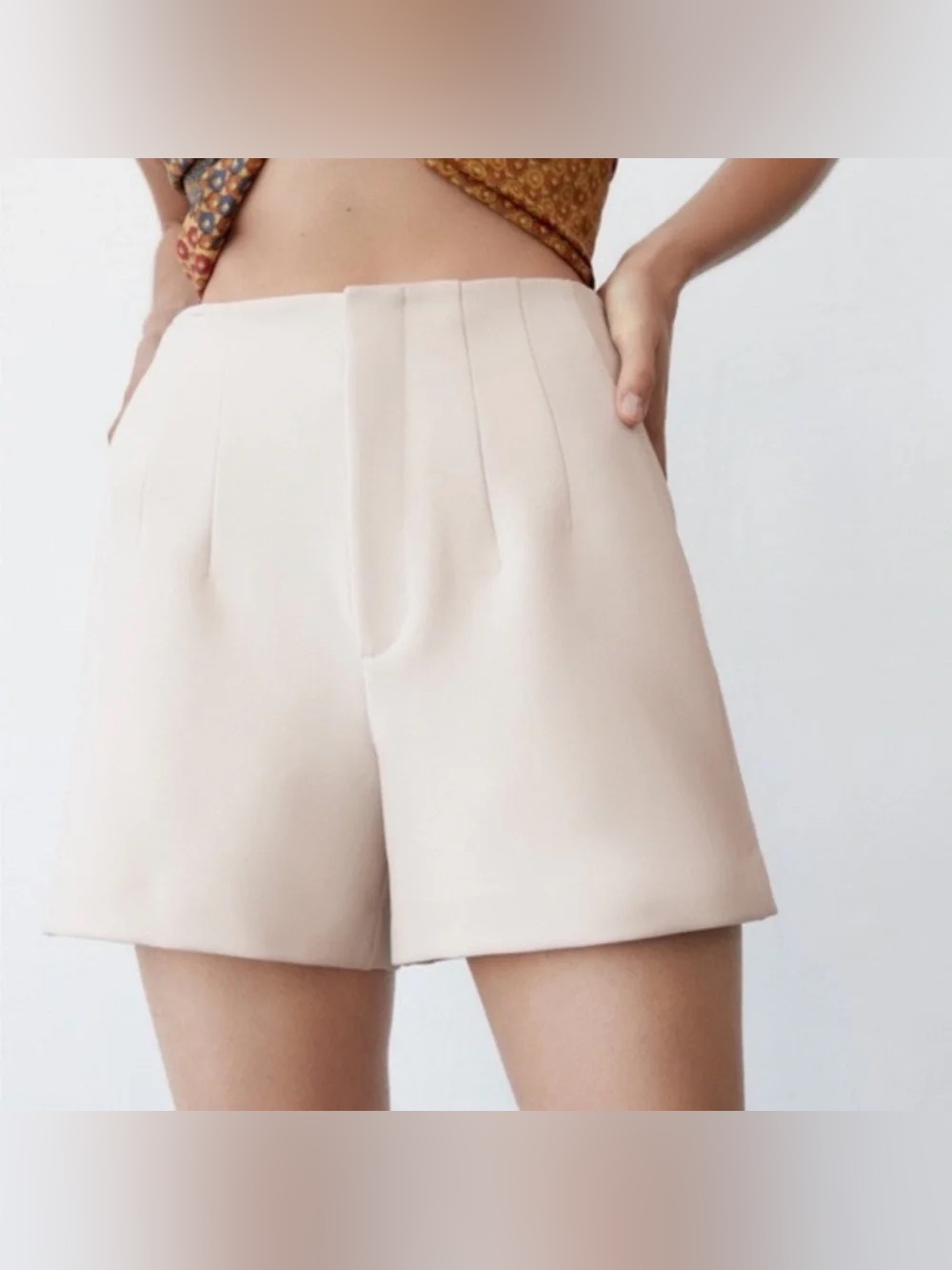 NWT - Zara High Waisted Shorts in Ecru - Size XS